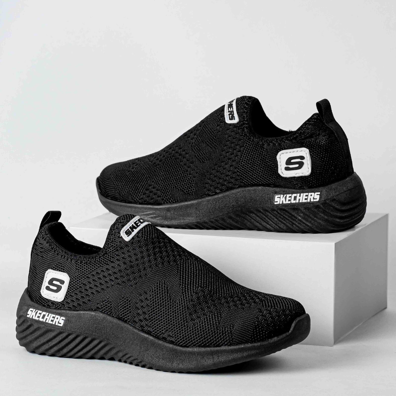 Tenis CityMesh Flux: Camina liviana, luce brutal con tu parche.